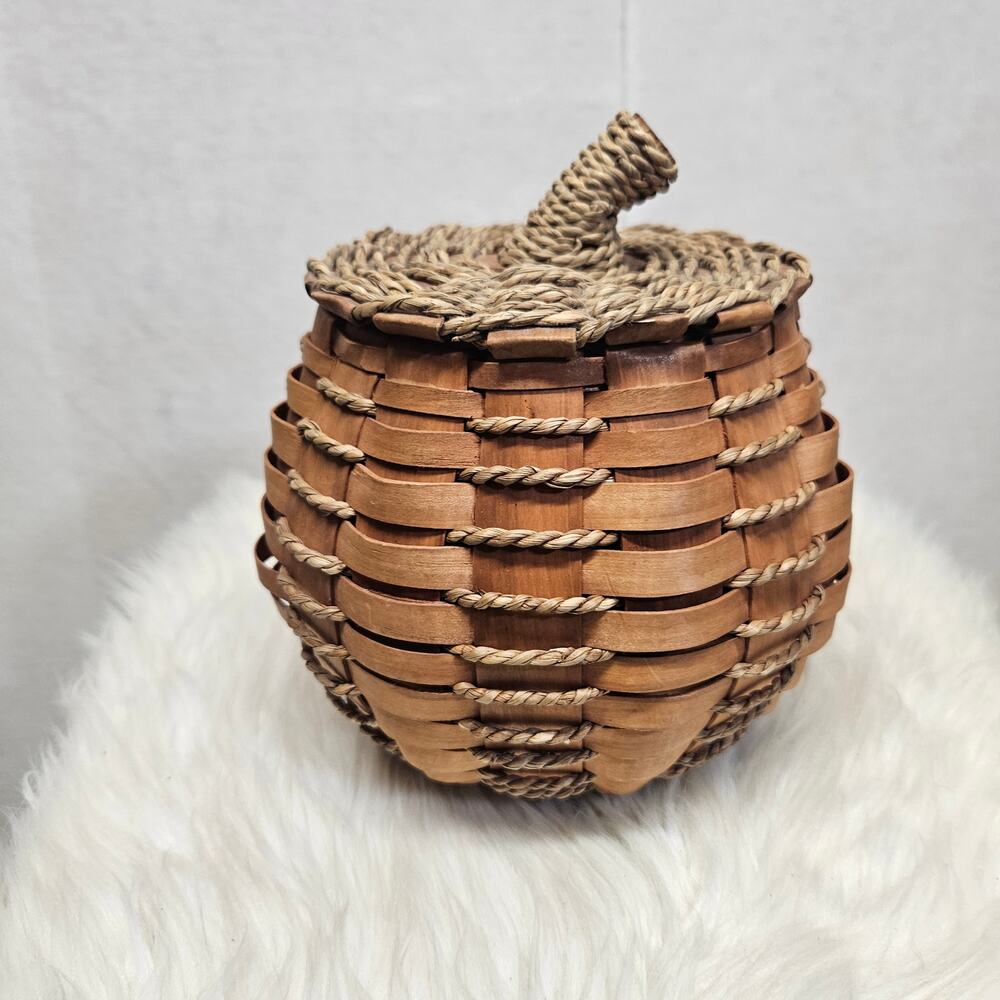 Vintage Woven Wicker Basket With Lid Acorn Pinecone Shape Trinket Storage